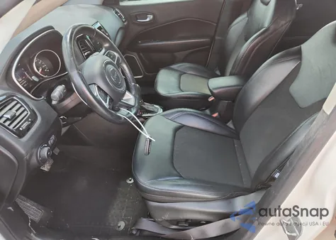 2021 Jeep Compass Latitude z USA, uszkodzony, nr VIN 3C4NJDBBXMT596302